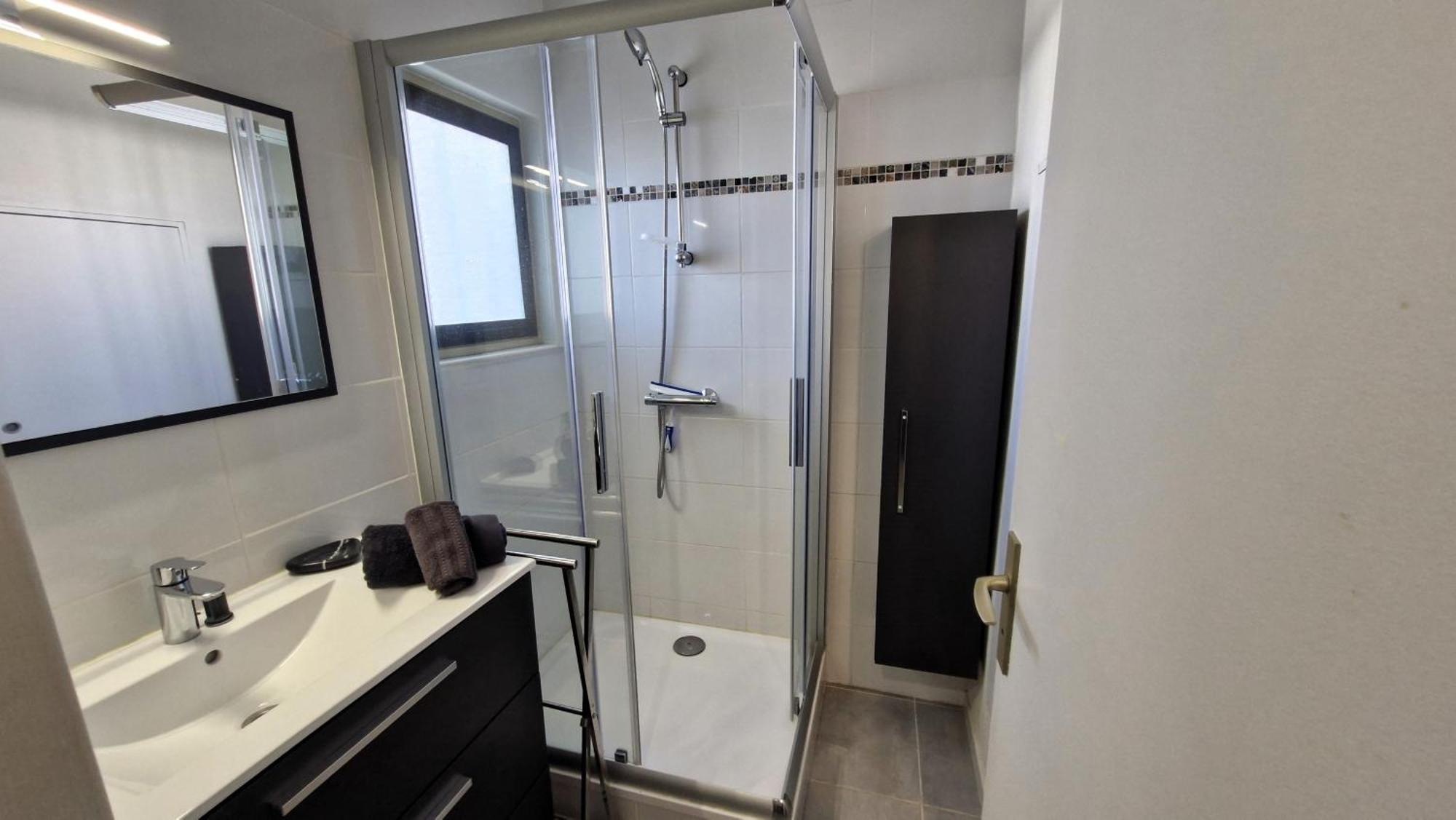 Saint Georges De Didonne - Pleine Vue Mer Pour Ce Studio Cabine Face A La Plage Экстерьер фото